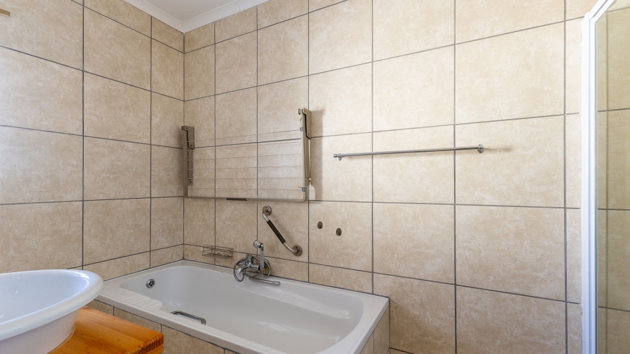 2 Bedroom Property for Sale in Blue Mountain Village Western Cape